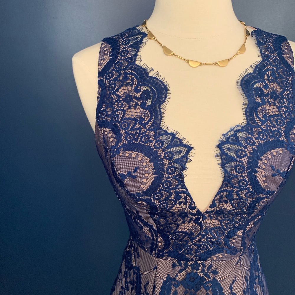Bloomingdales Navy & Nude Lace Dress XS